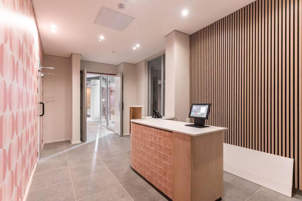 The Rose 604: Central Studio With Rooftop Pool Le Cap Extérieur photo